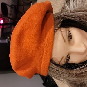 BAKARRA BERET MADE IN FRANCE BURNT ORANGE COLORED